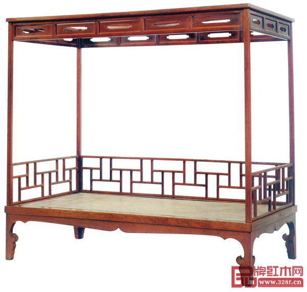 圖1_明晚期—明末清初 黃花梨如意足架子床 長202厘米 寬108厘米 高187.5厘米 （佳士得紐約有限公司，1998年9月）