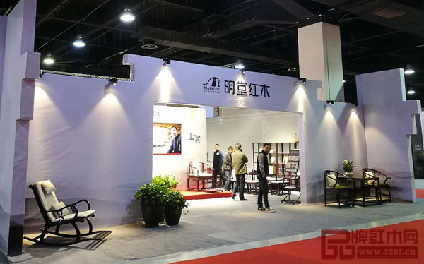 東陽明堂紅木打造的特裝專區(qū)外景