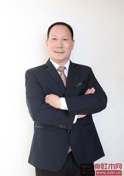 東陽(yáng)市御乾堂宮廷紅木董事長(zhǎng)馬海軍 東陽(yáng)市御乾堂宮廷紅木董事長(zhǎng)馬海軍