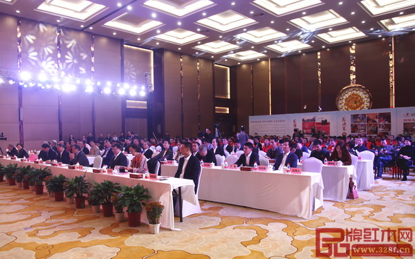 “明堂紅木杯”全國(guó)家具(紅木雕刻)職業(yè)技能競(jìng)賽表彰大會(huì)現(xiàn)場(chǎng) “明堂紅木杯”全國(guó)家具(紅木雕刻)職業(yè)技能競(jìng)賽表彰大會(huì)現(xiàn)場(chǎng)