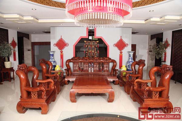 明清居——《戰(zhàn)國沙發(fā)》