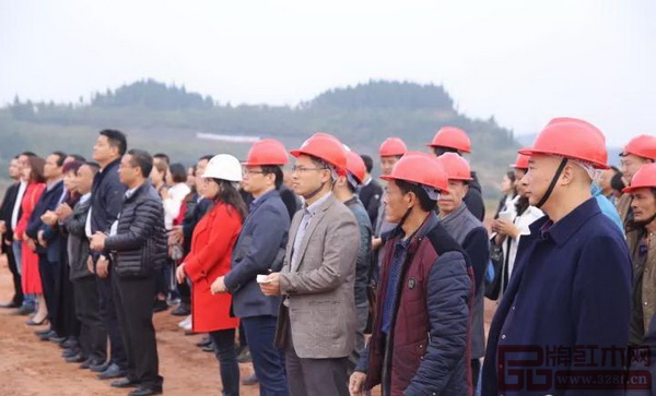紅邦小鎮(zhèn)一期一批次入園企業(yè)開工奠基儀式現(xiàn)場 紅邦小鎮(zhèn)一期一批次入園企業(yè)開工奠基儀式現(xiàn)場
