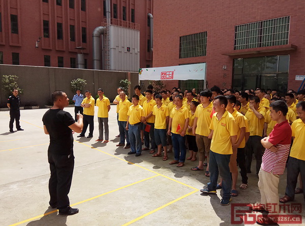 區(qū)氏臻品定期組織消防培訓、演練