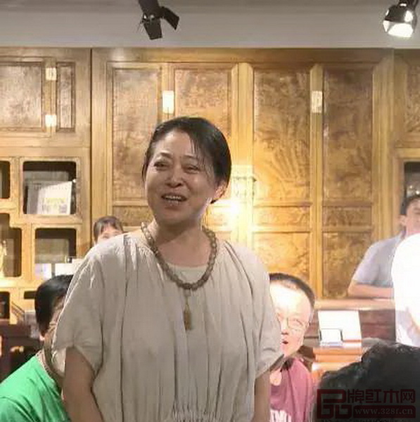 第一期著名主持人倪萍老師 第一期著名主持人倪萍老師