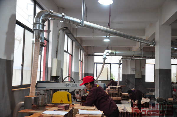 雙洋紅木現(xiàn)代化工廠 雙洋紅木現(xiàn)代化工廠