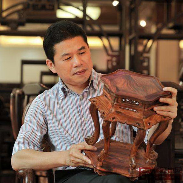 黃福華（福建三福紅木董事長）