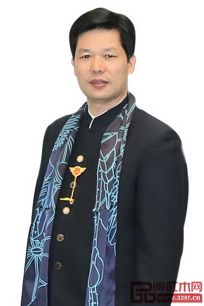 張錫復(fù)（中山東成紅木董事長） 