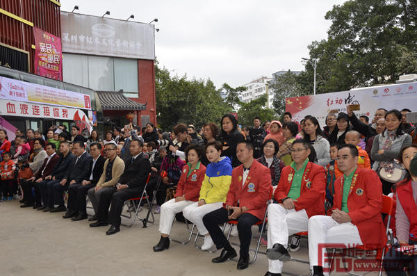 萬盛宇紅木“紅色行動(dòng)”開幕式現(xiàn)場 萬盛宇紅木“紅色行動(dòng)”開幕式現(xiàn)場