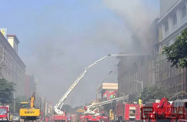 廣東省中山市大涌鎮(zhèn)一家家具廠發(fā)生火災(zāi),過火面積約900平方米 廣東省中山市大涌鎮(zhèn)一家家具廠發(fā)生火災(zāi),過火面積約900平方米