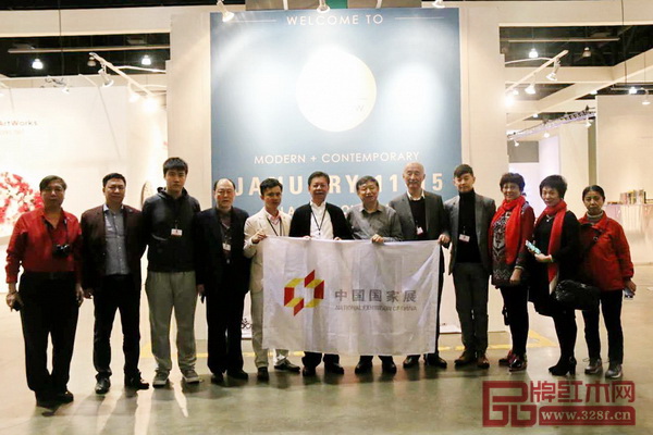 全聯(lián)藝術(shù)紅木家具專業(yè)委員會組織會員參加美國洛杉磯藝術(shù)博覽會中國國家展 全聯(lián)藝術(shù)紅木家具專業(yè)委員會組織會員參加美國洛杉磯藝術(shù)博覽會中國國家展