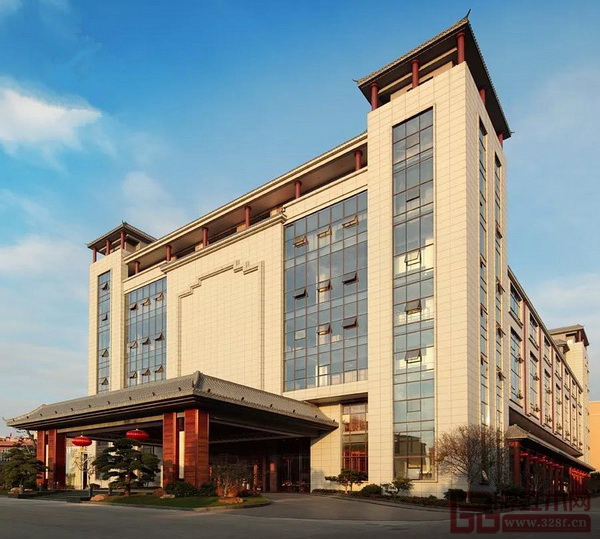 國(guó)壽紅木藝術(shù)館外景大氣雄偉