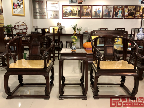 豪盛紅木老撾大紅酸枝《皇宮椅三件套》 豪盛紅木老撾大紅酸枝《皇宮椅三件套》