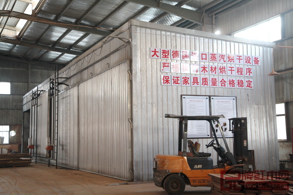 德國原裝進口烘干設(shè)備,新明紅木注重木材的烘干處理 德國原裝進口烘干設(shè)備,新明紅木注重木材的烘干處理