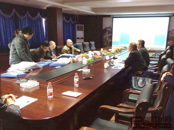 浙江省安監(jiān)局職衛(wèi)處檢察專(zhuān)員蔣志法一行對(duì)御乾堂職業(yè)衛(wèi)生進(jìn)行驗(yàn)收 浙江省安監(jiān)局職衛(wèi)處檢察專(zhuān)員蔣志法一行對(duì)御乾堂職業(yè)衛(wèi)生進(jìn)行驗(yàn)收