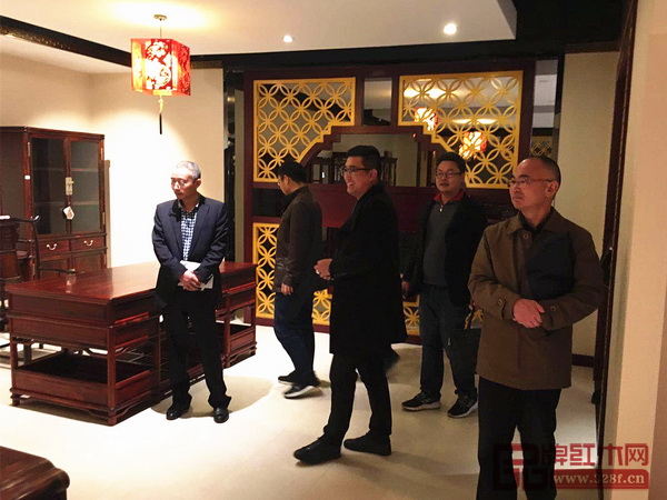 浙江省安監(jiān)局職衛(wèi)處檢察專(zhuān)員蔣志法一行對(duì)御乾堂職業(yè)衛(wèi)生進(jìn)行驗(yàn)收 浙江省安監(jiān)局職衛(wèi)處檢察專(zhuān)員蔣志法一行對(duì)御乾堂職業(yè)衛(wèi)生進(jìn)行驗(yàn)收