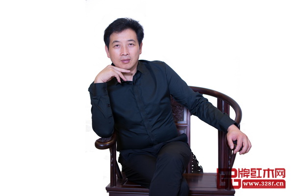 浙江藝術(shù)紫檀博物館館長(zhǎng)李曉東