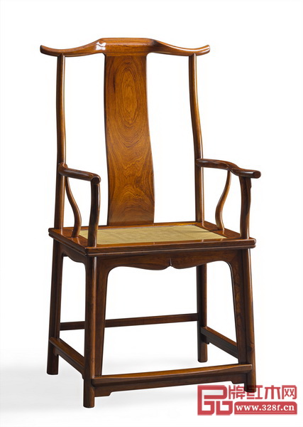  源出經(jīng)典，成于區(qū)氏（圖為區(qū)氏臻品《明式黃花梨素身四出頭官帽椅》）