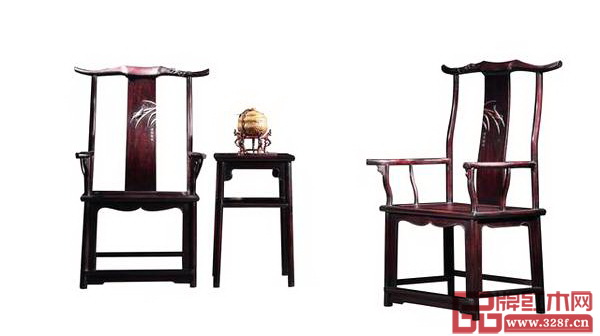 中國(guó)傳統(tǒng)工藝大師李?lèi)?ài)金作品《扇形南官帽椅》