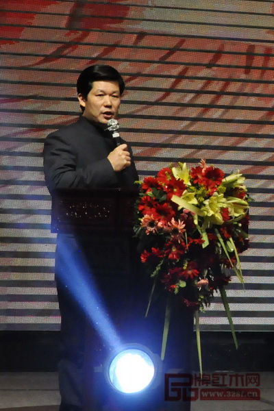 東成紅木董事長張錫復(fù)作2017年工作總結(jié)及2018年工作規(guī)劃