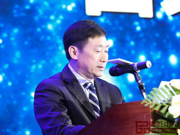  東莞市厚街鎮(zhèn)人大主席方活力致辭