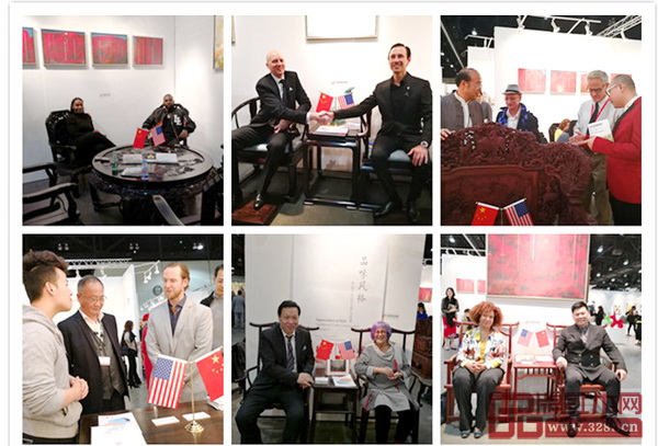 外國(guó)友人爭(zhēng)相試坐、了解和體驗(yàn)中國(guó)藝術(shù)紅木家具 外國(guó)友人爭(zhēng)相試坐、了解和體驗(yàn)中國(guó)藝術(shù)紅木家具