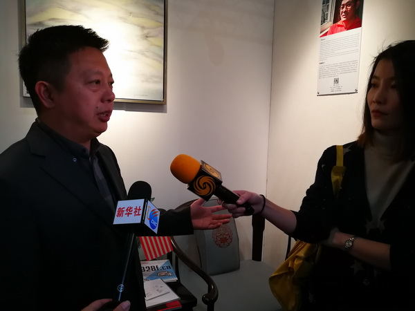 中國(guó)傳統(tǒng)工藝大師、明堂紅木創(chuàng)始人張向榮接受新華社、鳳凰衛(wèi)視等媒體采訪 中國(guó)傳統(tǒng)工藝大師、明堂紅木創(chuàng)始人張向榮接受新華社、鳳凰衛(wèi)視等媒體采訪