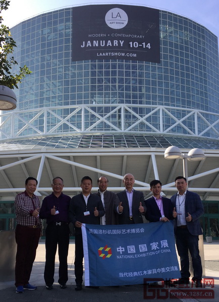 “中國藝術紅木軍團”代表為美國洛杉磯中國國家展首屆當代經典紅木家具中美交流展點贊 “中國藝術紅木軍團”代表為美國洛杉磯中國國家展首屆當代經典紅木家具中美交流展點贊