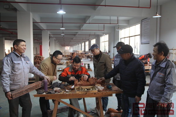 新明紅木對產(chǎn)品質(zhì)量進行嚴格監(jiān)督 新明紅木對產(chǎn)品質(zhì)量進行嚴格監(jiān)督