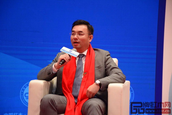 國壽紅木副董事長陳淦凡第八屆中國紅木家具品牌論壇上分享紅木家具廠商經(jīng)營之道