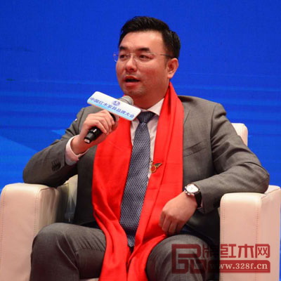 全聯(lián)藝術(shù)紅木家具專業(yè)委員會(huì)主席團(tuán)主席單位-東莞國(guó)壽紅木副董事長(zhǎng)陳淦凡 全聯(lián)民間文物藝術(shù)品商會(huì)藝術(shù)紅木家具專業(yè)委員會(huì)主席團(tuán)主席單位-東莞國(guó)壽紅木副董事長(zhǎng)陳淦凡