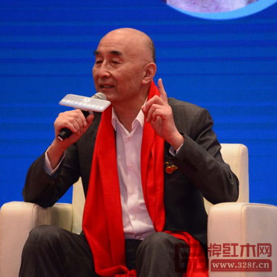 中國(guó)傳統(tǒng)工藝大師、全聯(lián)藝術(shù)紅木家具專業(yè)委員會(huì)主席團(tuán)主席、深圳泰和園董事長(zhǎng)邵湘文 中國(guó)傳統(tǒng)工藝大師、全聯(lián)民間文物藝術(shù)品商會(huì)藝術(shù)紅木家具專業(yè)委員會(huì)主席團(tuán)主席、深圳泰和園董事長(zhǎng)邵湘文