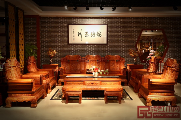 廣工坊紅木家具作品——《大奔沙發(fā)》 廣工坊紅木家具作品——《大奔沙發(fā)》