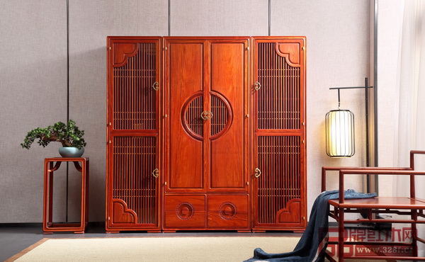 東莞國(guó)壽紅木《世外桃源·君尚衣柜》