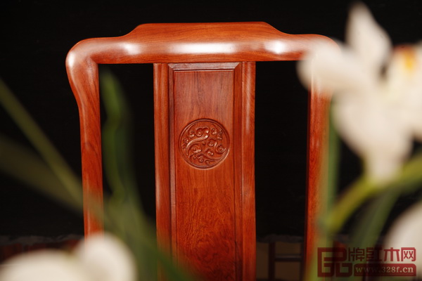 銘華紅木展廳搭配精妙無(wú)比