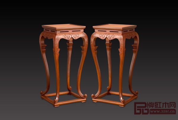 區(qū)氏臻品《三彎腳香幾》 區(qū)氏臻品《三彎腳香幾》