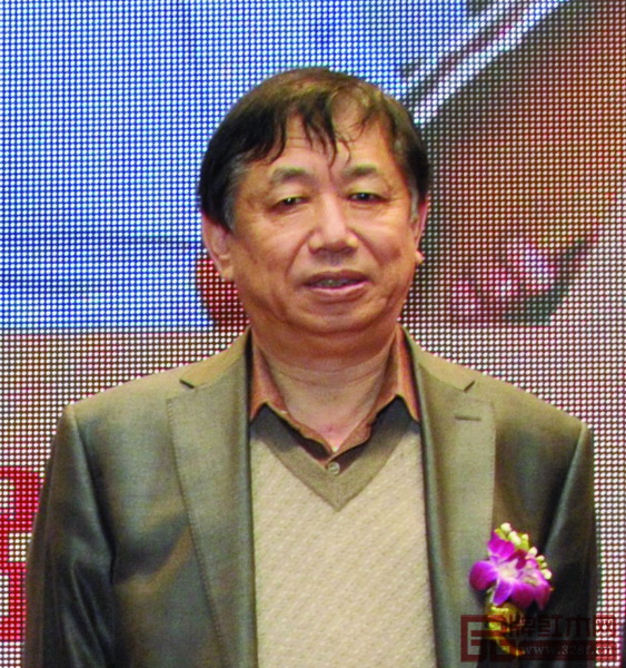 全國工商聯(lián)第十一屆執(zhí)委、全國工商聯(lián)民間文物藝術(shù)品商會特邀會長、全聯(lián)藝術(shù)紅木家具專業(yè)委員會會長宋建文 全國工商聯(lián)第十一屆執(zhí)委、全國工商聯(lián)民間文物藝術(shù)品商會特邀會長、全聯(lián)藝術(shù)紅木家具專業(yè)委員會會長宋建文