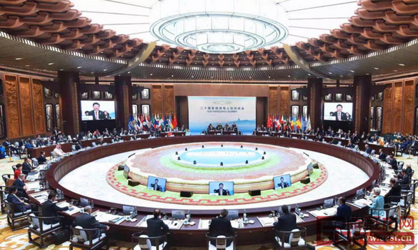 中美領導人會晤家具、杭州G20峰會主會場家具——明堂紅木《首席椅》 中美領導人會晤家具、杭州G20峰會主會場家具——明堂紅木《首席椅》