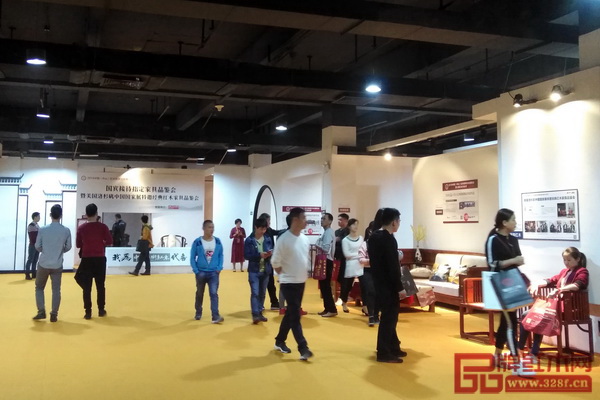 國家級(jí)精品紅木家具吸引眾多經(jīng)銷商前來品鑒 國家級(jí)精品紅木家具吸引眾多經(jīng)銷商前來品鑒