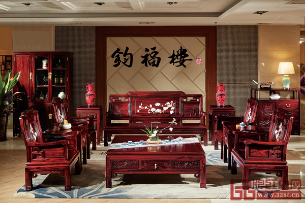 鈞福樓《黑酸枝品安玉蘭沙發(fā)》榮獲“2018匠心最美·新古典紅木家具金獎(jiǎng)”