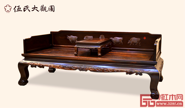伍氏大觀園《老撾大紅酸枝五牛圖羅漢床》榮獲“2018匠心最美·新古典紅木家具金獎(jiǎng)”