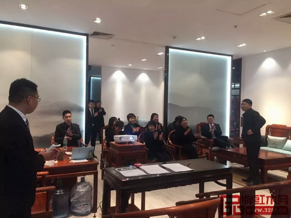 明堂紅木北京專賣店團隊培訓(xùn)現(xiàn)場