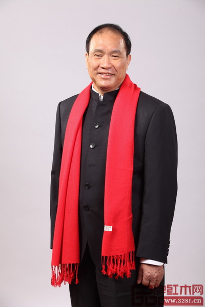 中山市鴻發(fā)家具有限公司董事長、中山市紅木家具行業(yè)協(xié)會創(chuàng)會會長、國家標準《紅木家具通用技術條件》主要起草人之一蕭照興 中山市鴻發(fā)家具有限公司董事長、中山市紅木家具行業(yè)協(xié)會創(chuàng)會會長、國家標準《紅木家具通用技術條件》主要起草人之一蕭照興