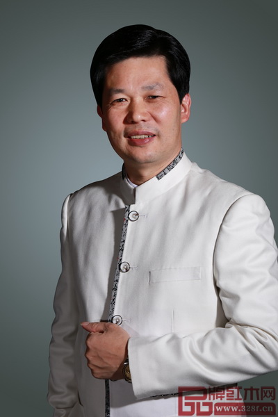 中山市東成家具有限公司董事長、國家標準《紅木》主要起草人之一、中國傳統(tǒng)工藝大師張錫復 中山市東成家具有限公司董事長、國家標準《紅木》主要起草人之一、中國傳統(tǒng)工藝大師張錫復