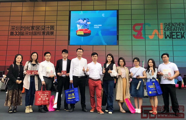弘木傳媒精英團隊亮相深圳家具展 弘木傳媒精英團隊亮相深圳家具展