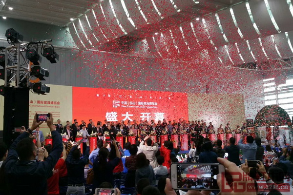 中國(佛山)國際家具博覽會開幕式現(xiàn)場 中國(佛山)國際家具博覽會開幕式現(xiàn)場