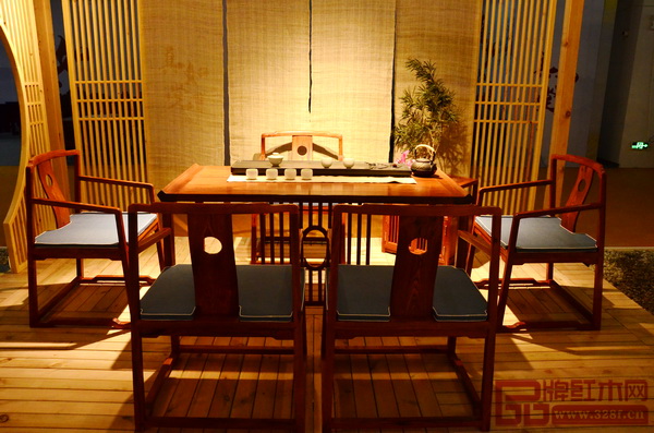 仙游木說茶居展位“仙”氣十足，閑云、雅室，讓人感受到品茶之境撲面而來的舒閑、自適。