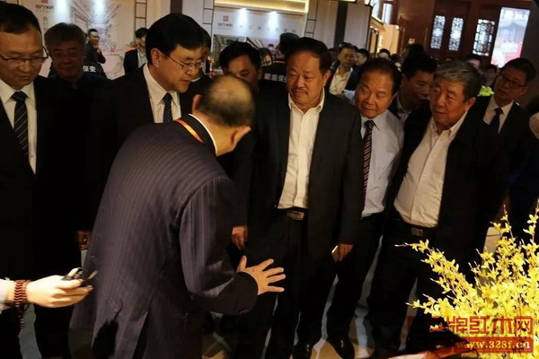  2018中山紅博會(huì)期間，憶古軒展廳和世珀、西廂房品牌家具得到領(lǐng)導(dǎo)、專家、經(jīng)銷商一致好評(píng)