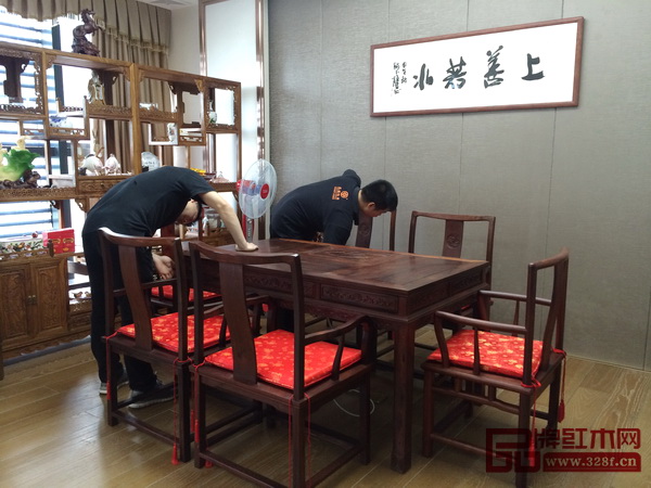 孔連紅木推出的服務(wù)月活動為廣大客戶帶去了良好的服務(wù)體驗(yàn) 孔連紅木推出的服務(wù)月活動為廣大客戶帶去了良好的服務(wù)體驗(yàn)