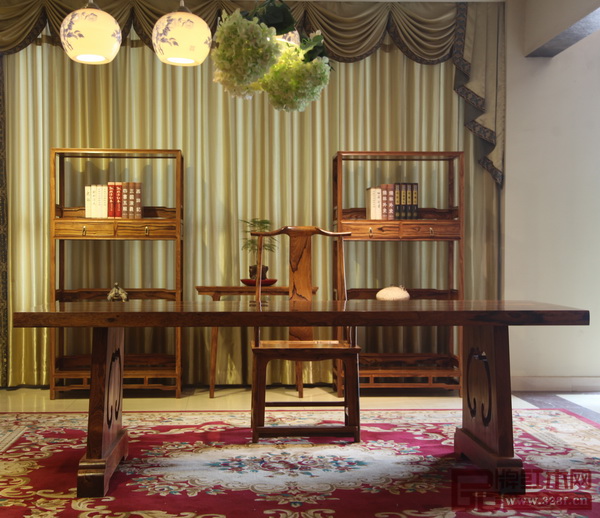 雙洋紅木展廳布置精美 雙洋紅木展廳布置精美