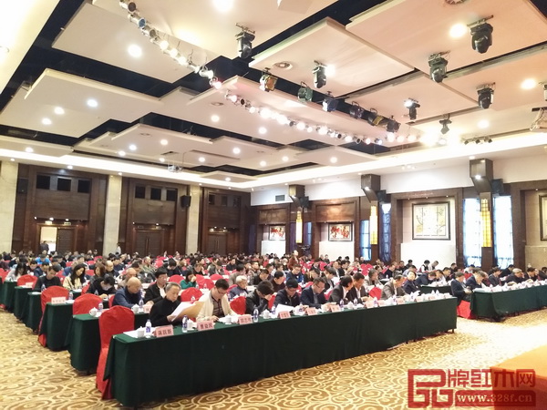 東陽紅木家具協(xié)會會員代表大會現(xiàn)場
